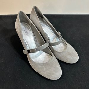 Pumps, High Heels, Gray Suede, Size 10